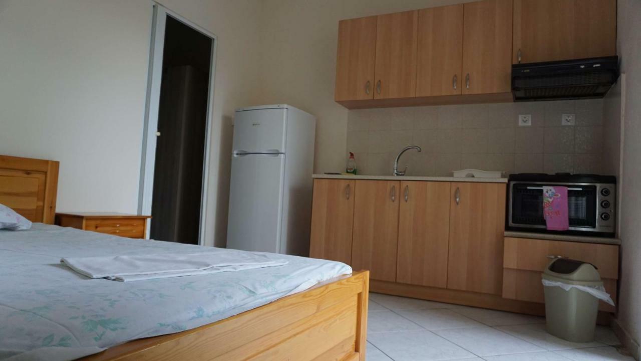Priona Rooms Paralía Skotínis Eksteriør bilde